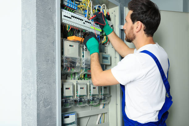 Best Electrical Contractors for Businesses  in Luxemburg, WI