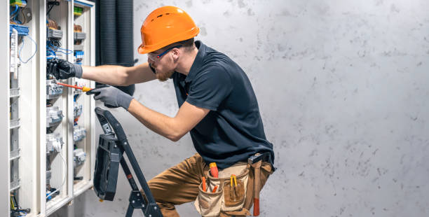 Best Circuit Breaker Repair  in Luxemburg, WI